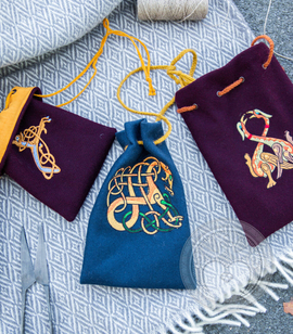 Embroidered bag/pouch/wool purse for coins