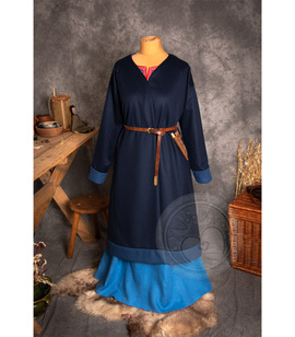 Early medieval Scandinavian open woollen women's caftan with linen lining