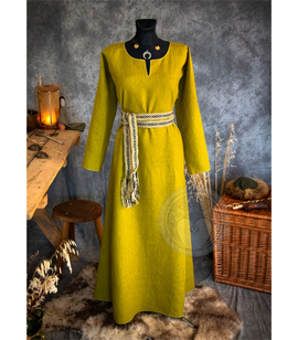 Early Medieval linen underdress with split neckline and with two wedges