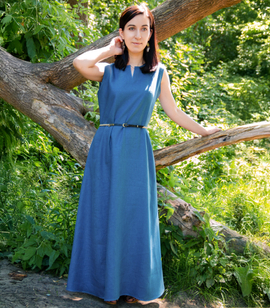Birka sleeveless linen dress with two gussets and a slit neckline