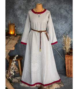 Linen dress with round neckline narrow hems