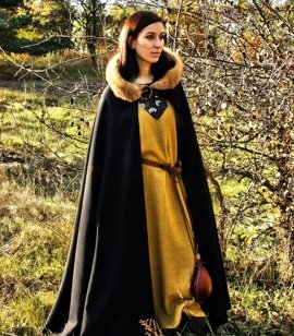 Medieval woollen cloak with wide hood trimmed with natural fur