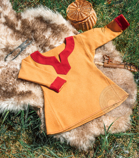 Birka wool tunic with two wedges and wool hems for a child