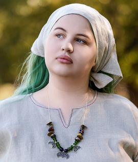 Medieval linen triangular scarf